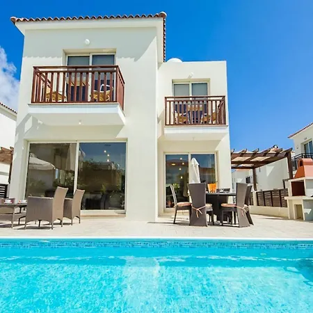 Oceanview Luxury 018